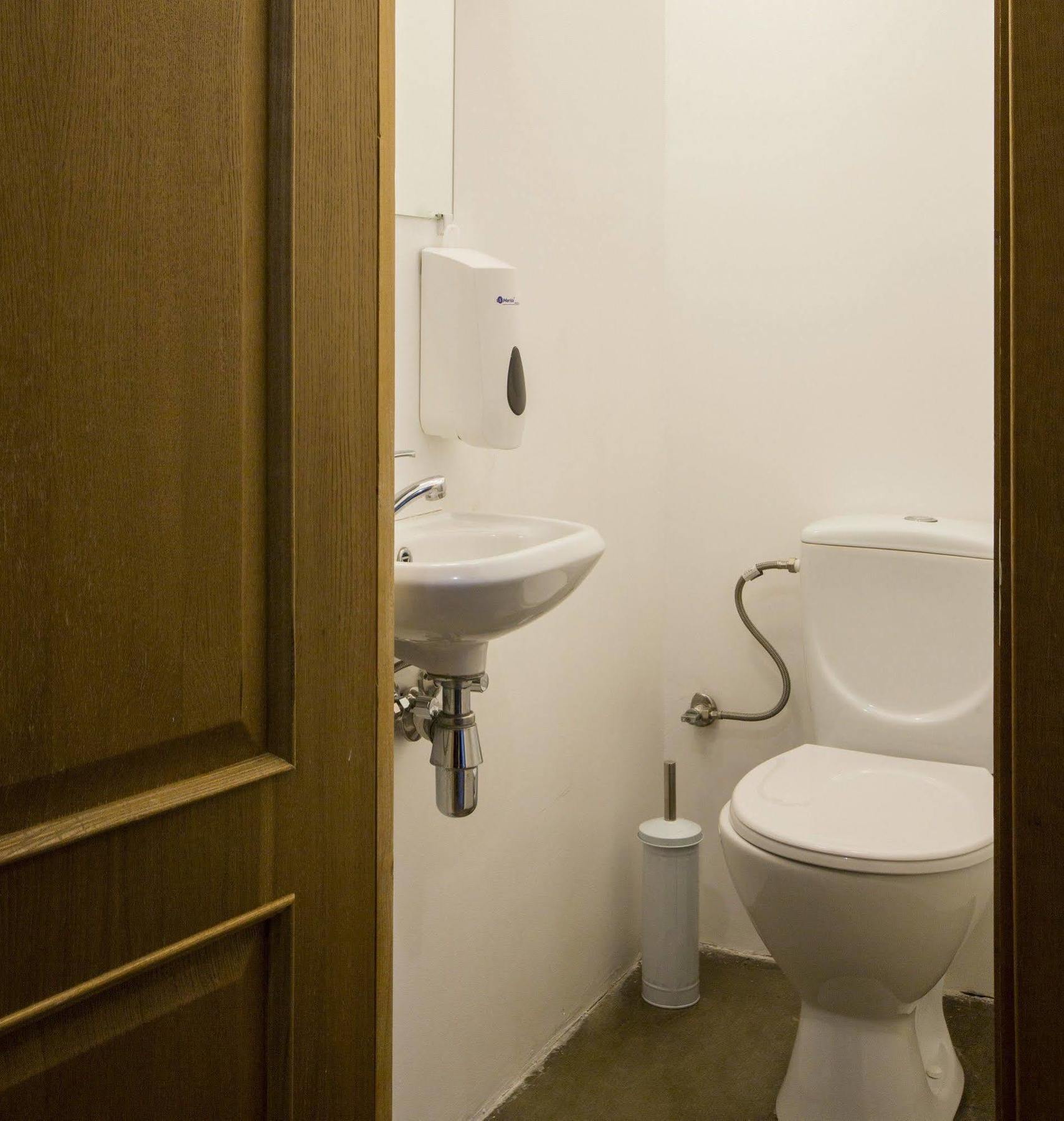 Amalienhof Guesthouse Рига Экстерьер фото