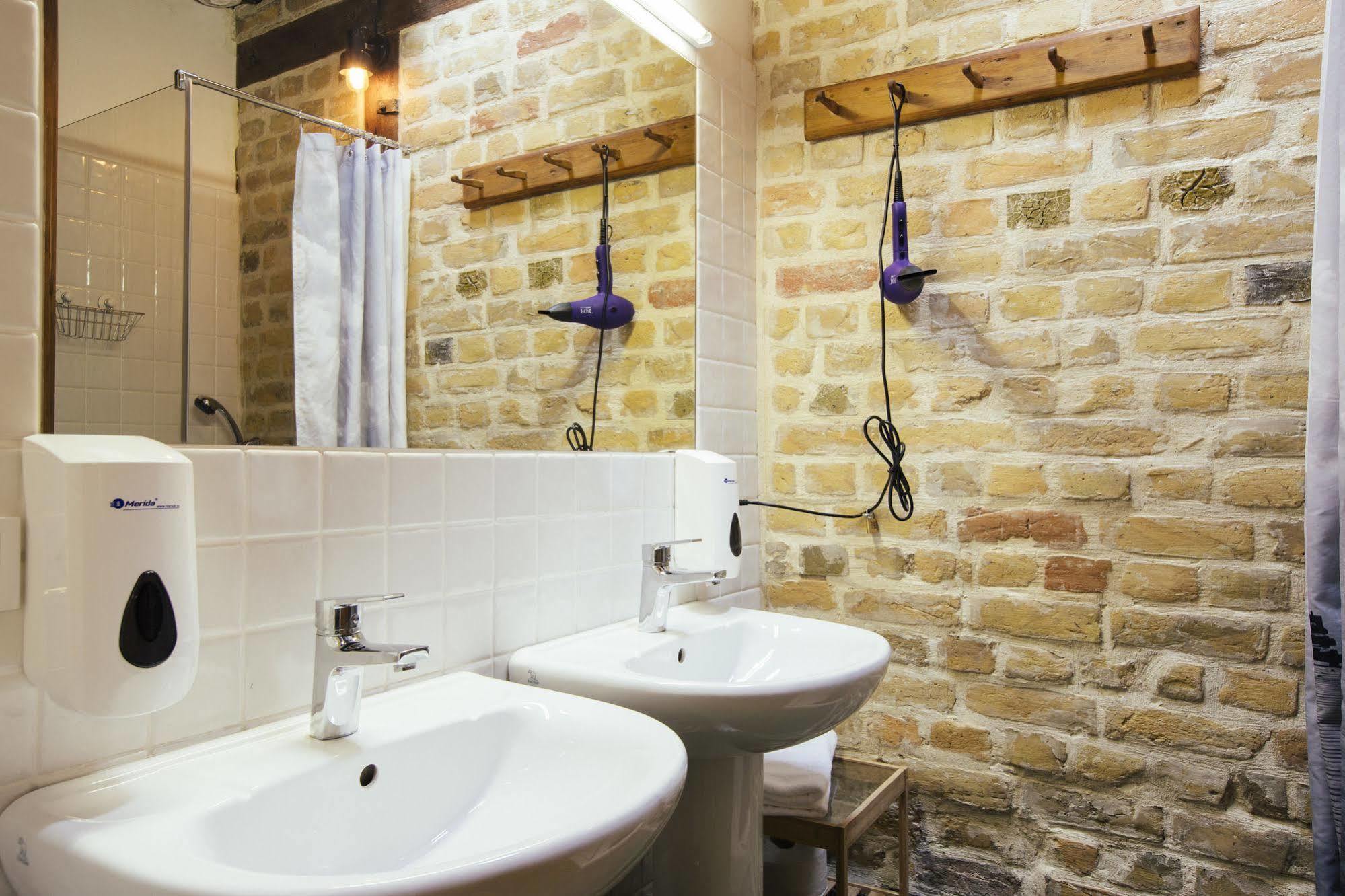 Amalienhof Guesthouse Рига Экстерьер фото